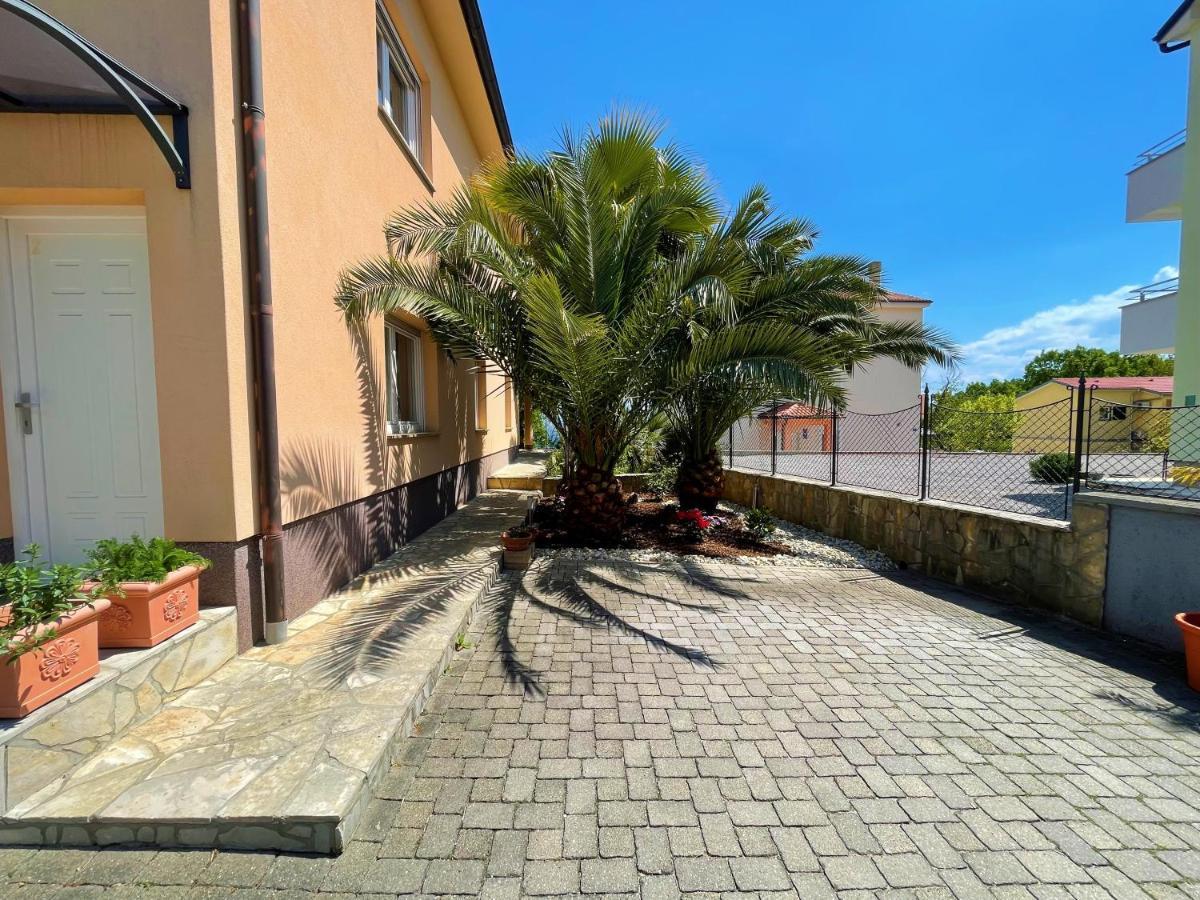 Grand Pool Apartment Ika-Opatija Bagian luar foto