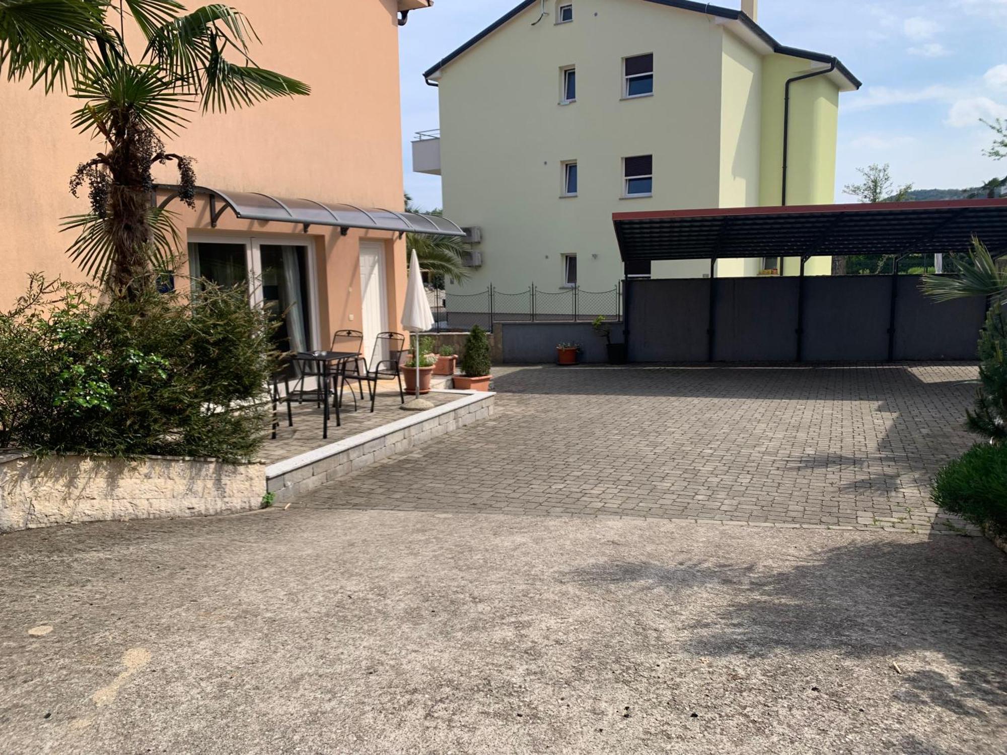 Grand Pool Apartment Ika-Opatija Bagian luar foto
