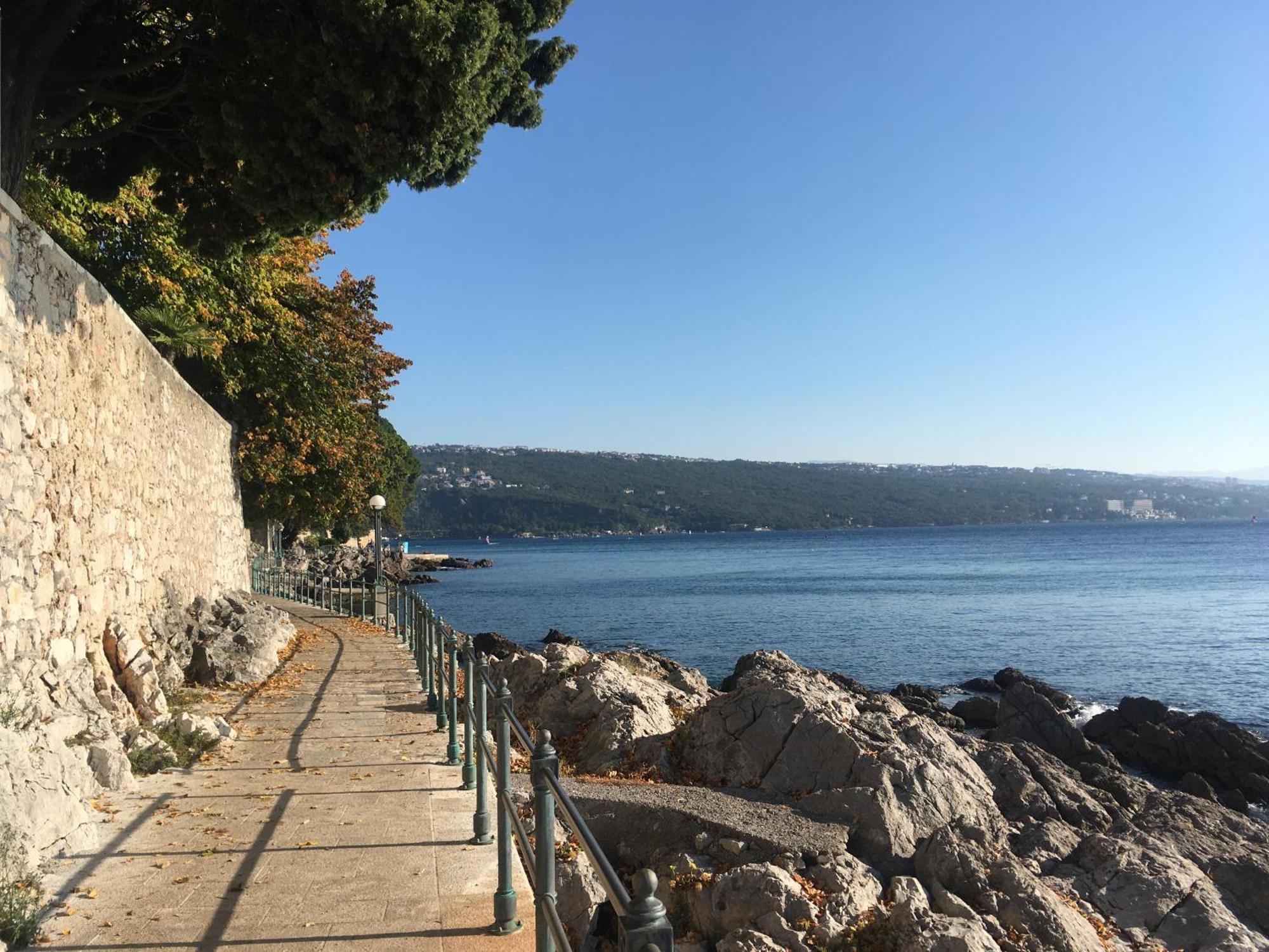 Grand Pool Apartment Ika-Opatija Bagian luar foto