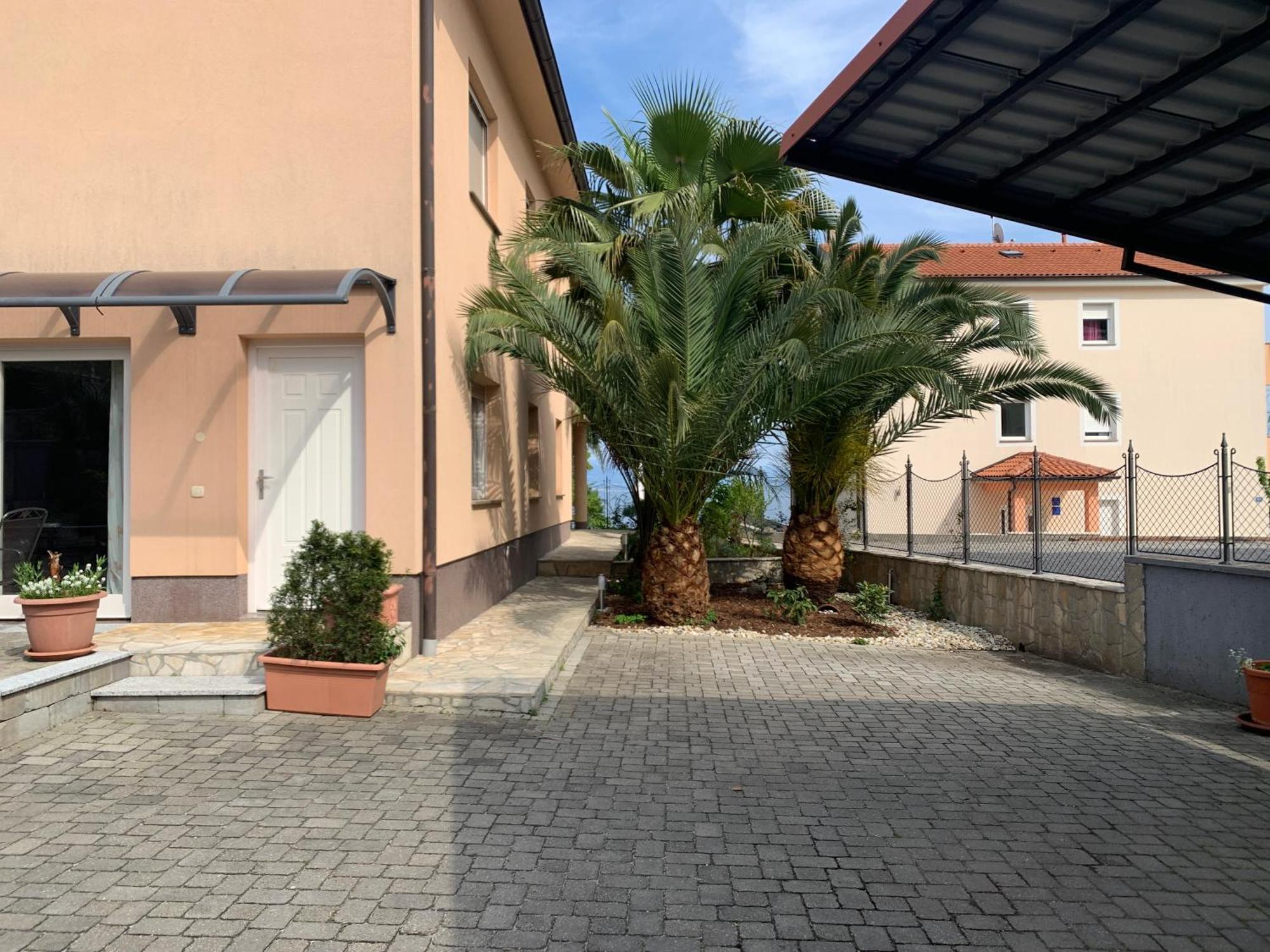 Grand Pool Apartment Ika-Opatija Bagian luar foto